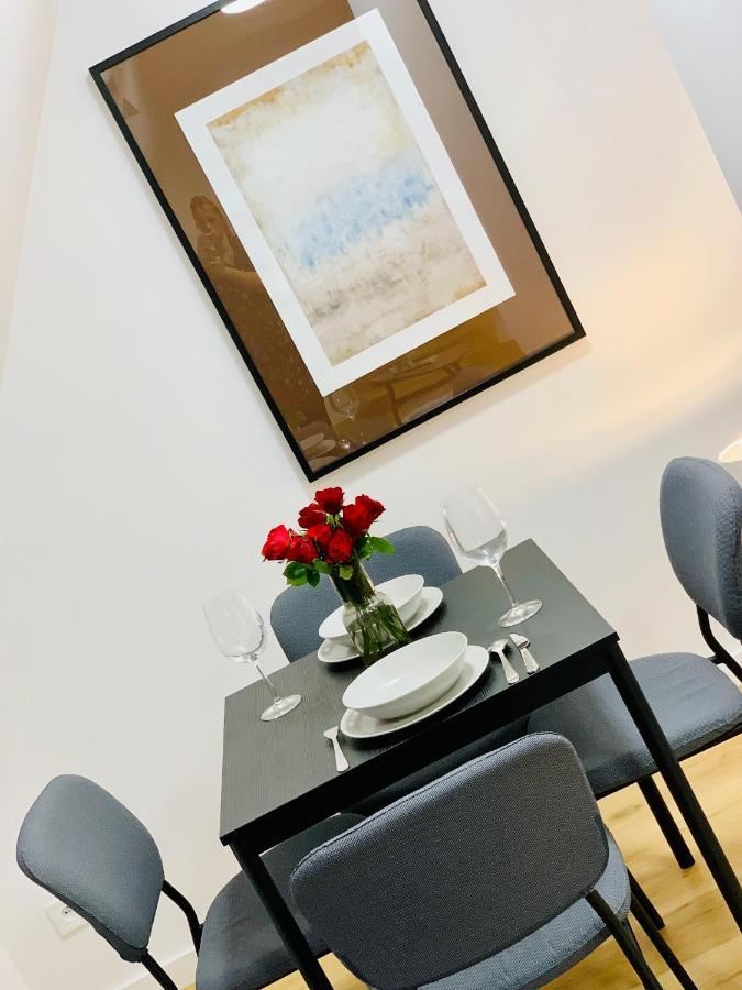Hotel, Apartament Pod Zlotym Lwem W Samym Centrum Miasta Z Darmowym Parkingiem VII โควอตสโก ภายนอก รูปภาพ